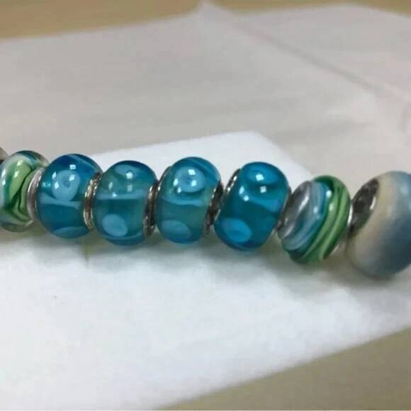 8 Miscellaneous Beads Including Pugster - Picture 7 of 14